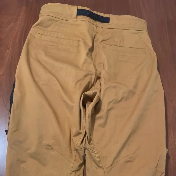 Nike ACG Cargo Pants - Picture 3 of 4